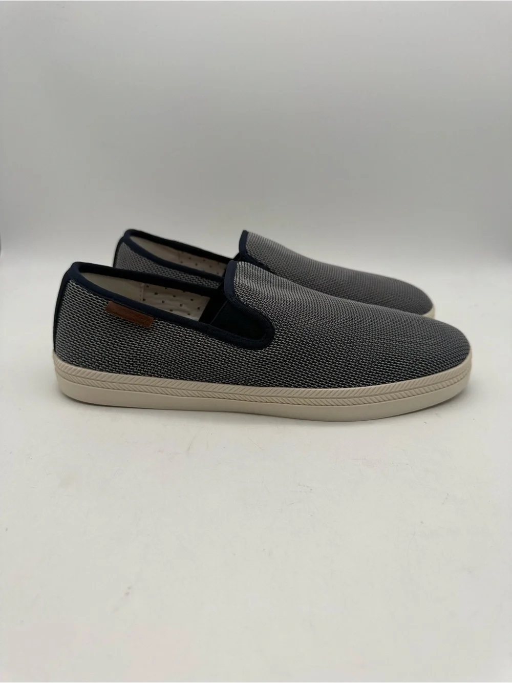 BRAND NEW Madden Castr Navy/Gray Textured Sneakers Slip-on Loafer Size 9.5